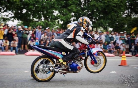 “Vỡ trận” giải đua drag đầu tiên ở Việt Nam